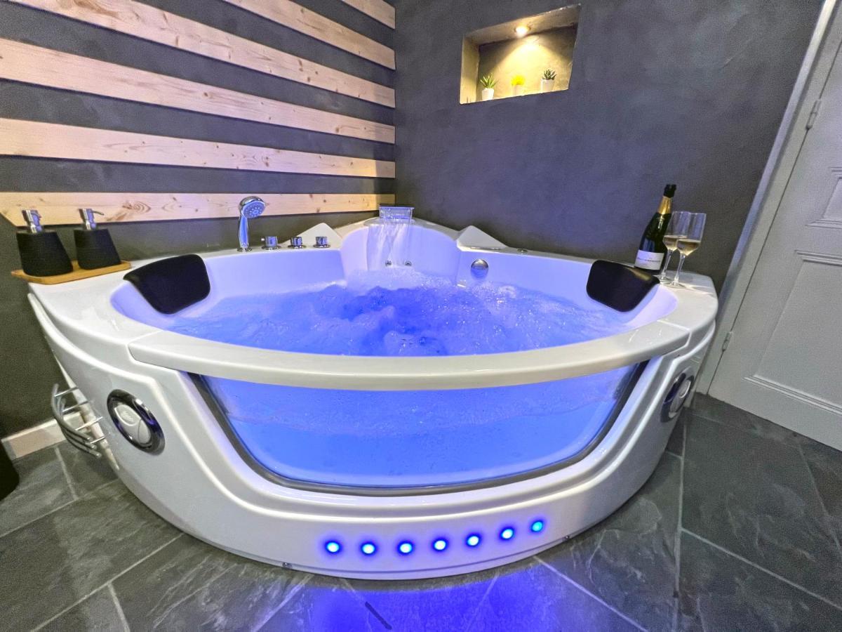Gite Cosy Avec Jacuzzi Classe 3 Etoiles Poncin Exterior foto